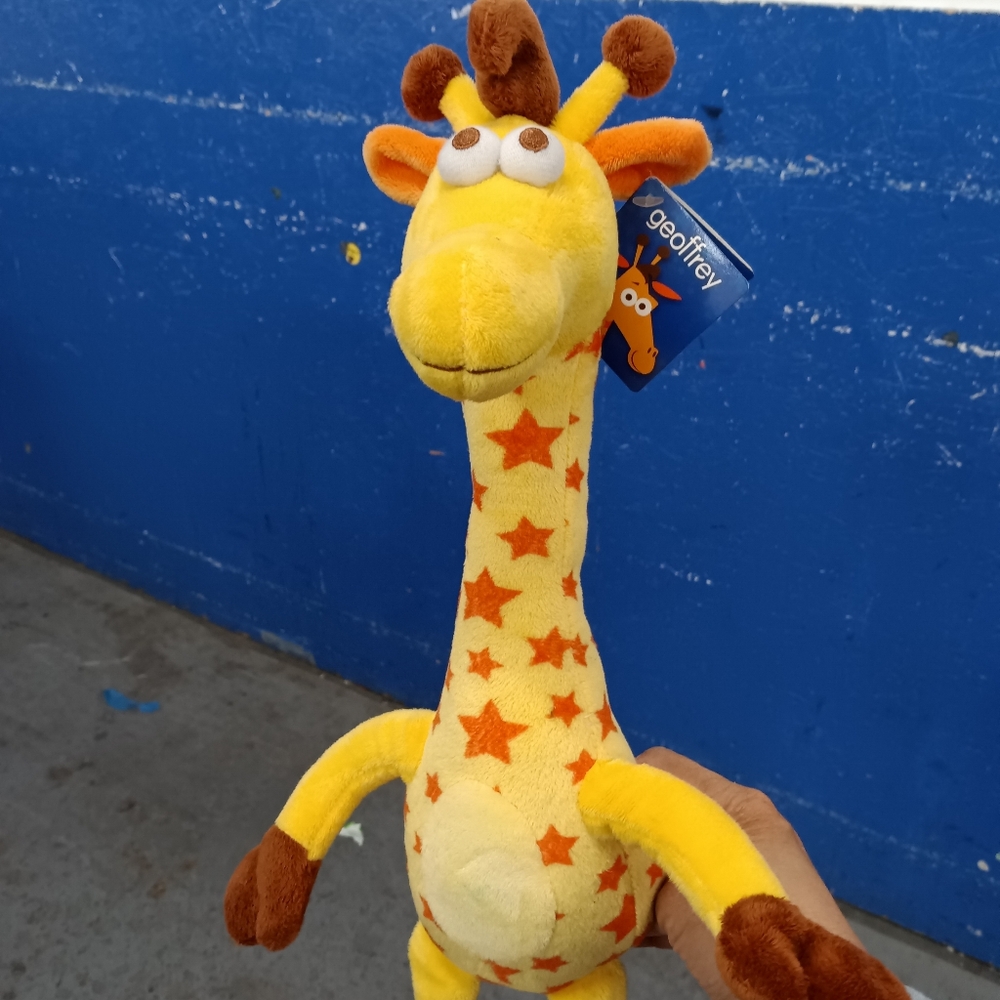 Goffery the giraffe toys r us